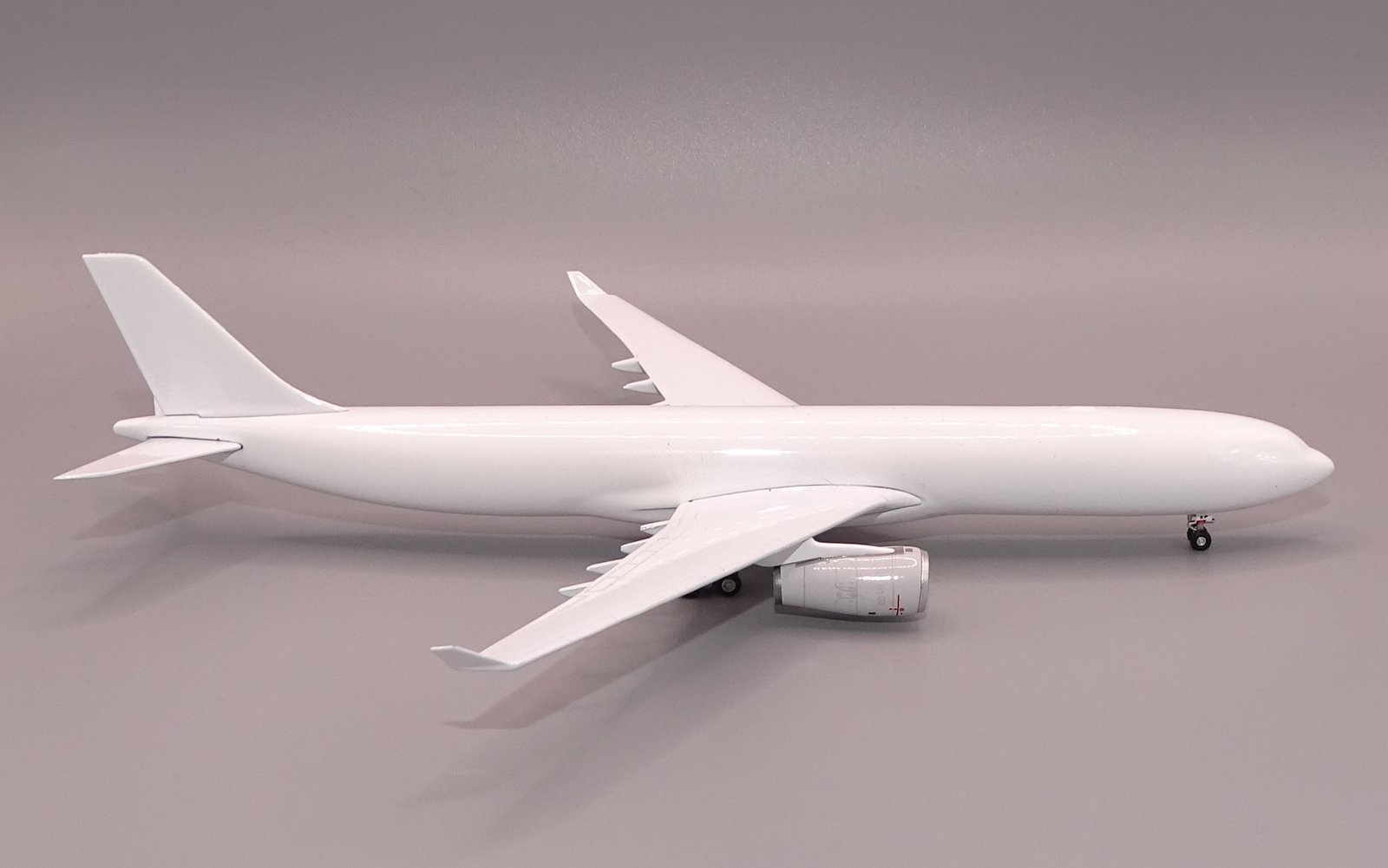 AV400_A330-300_13