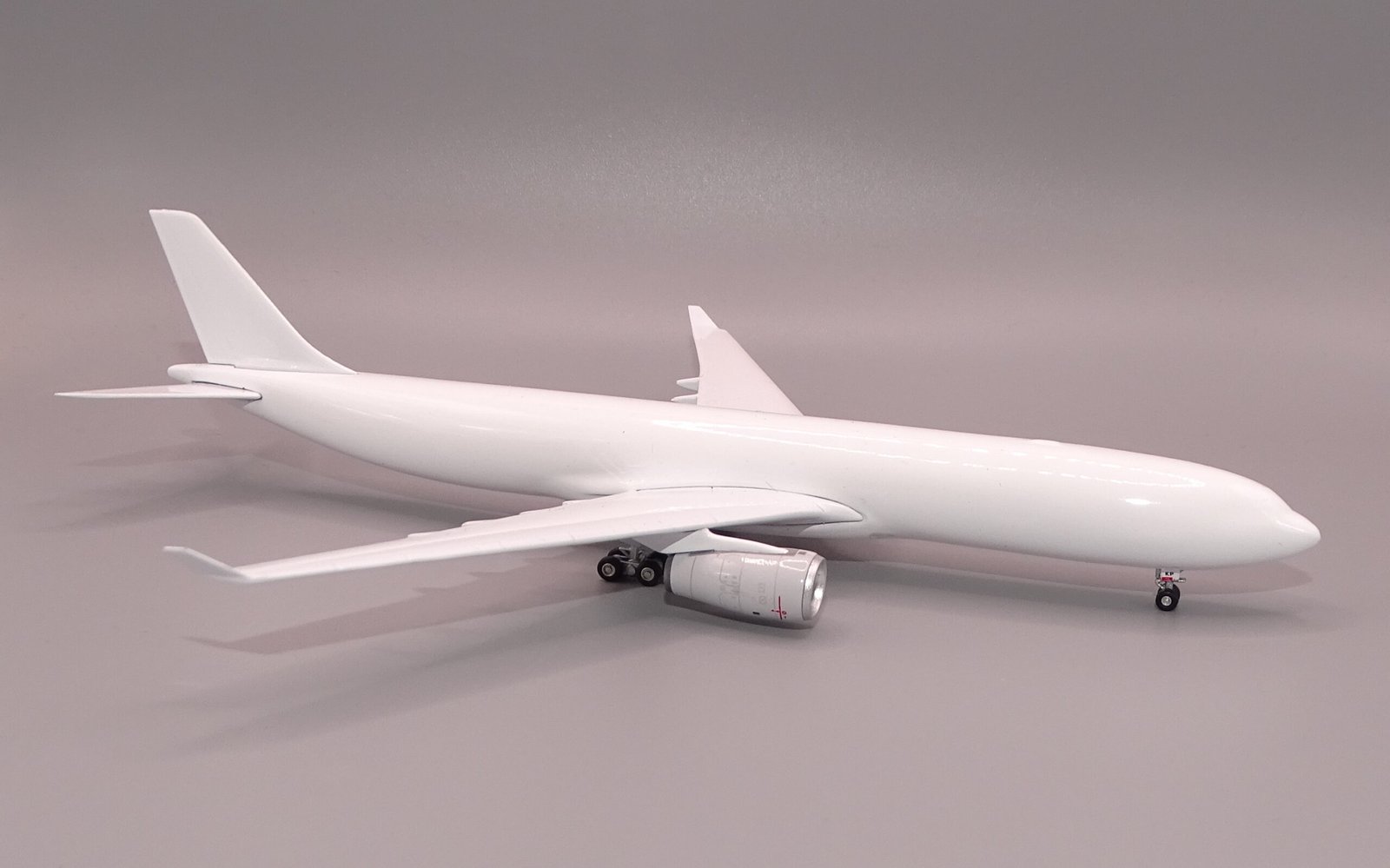 AV400_A330-300_16