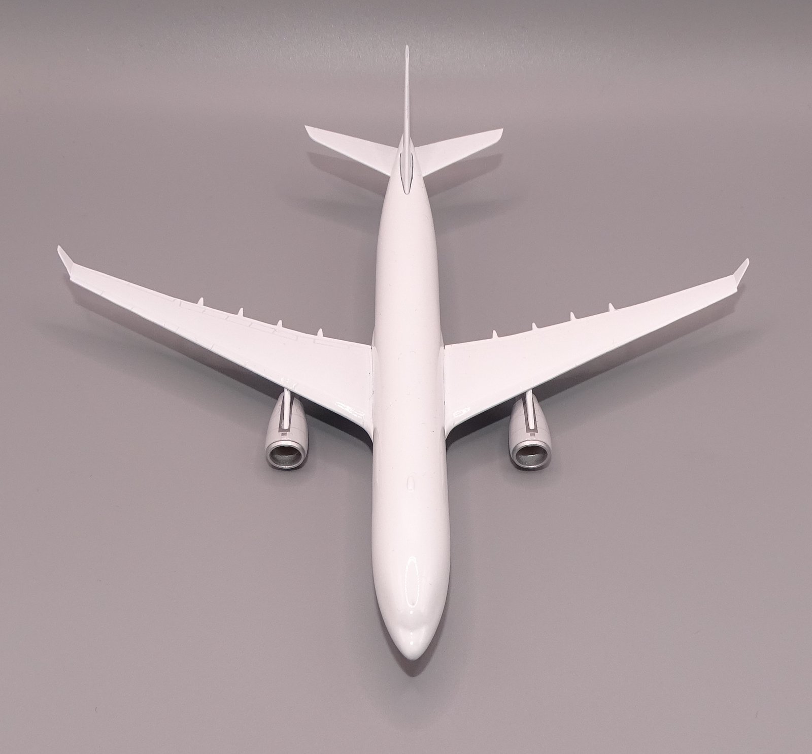 AV400_A330-300_18