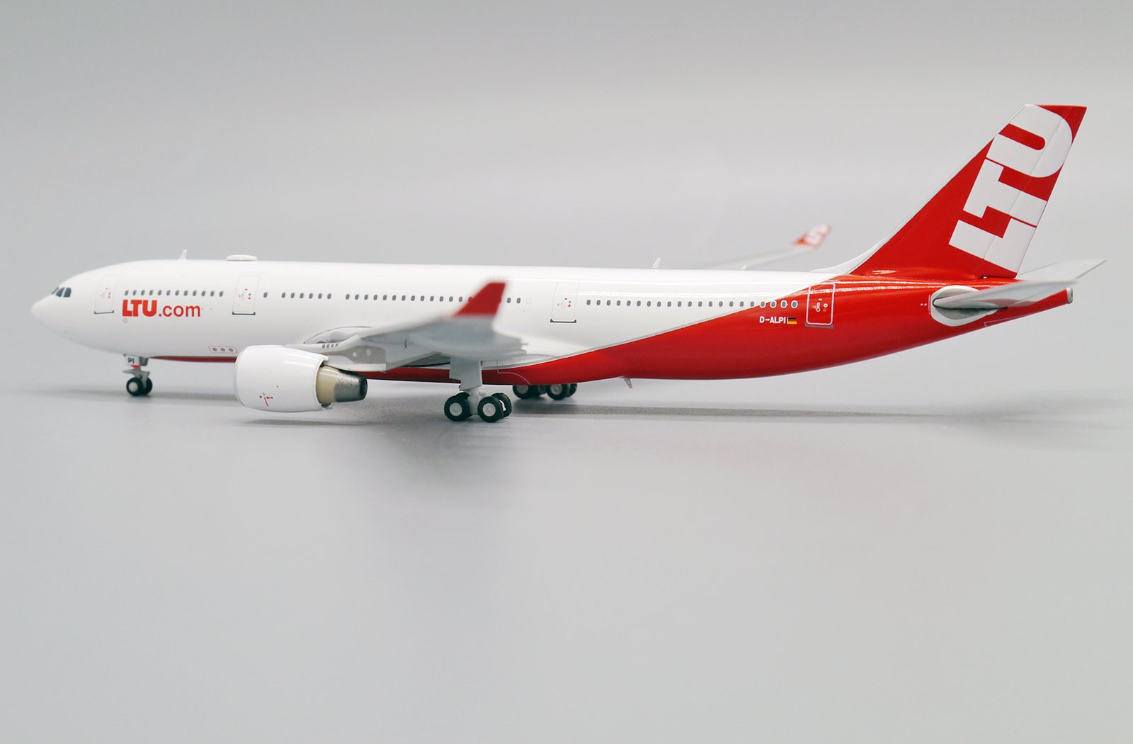 LH4208_10
