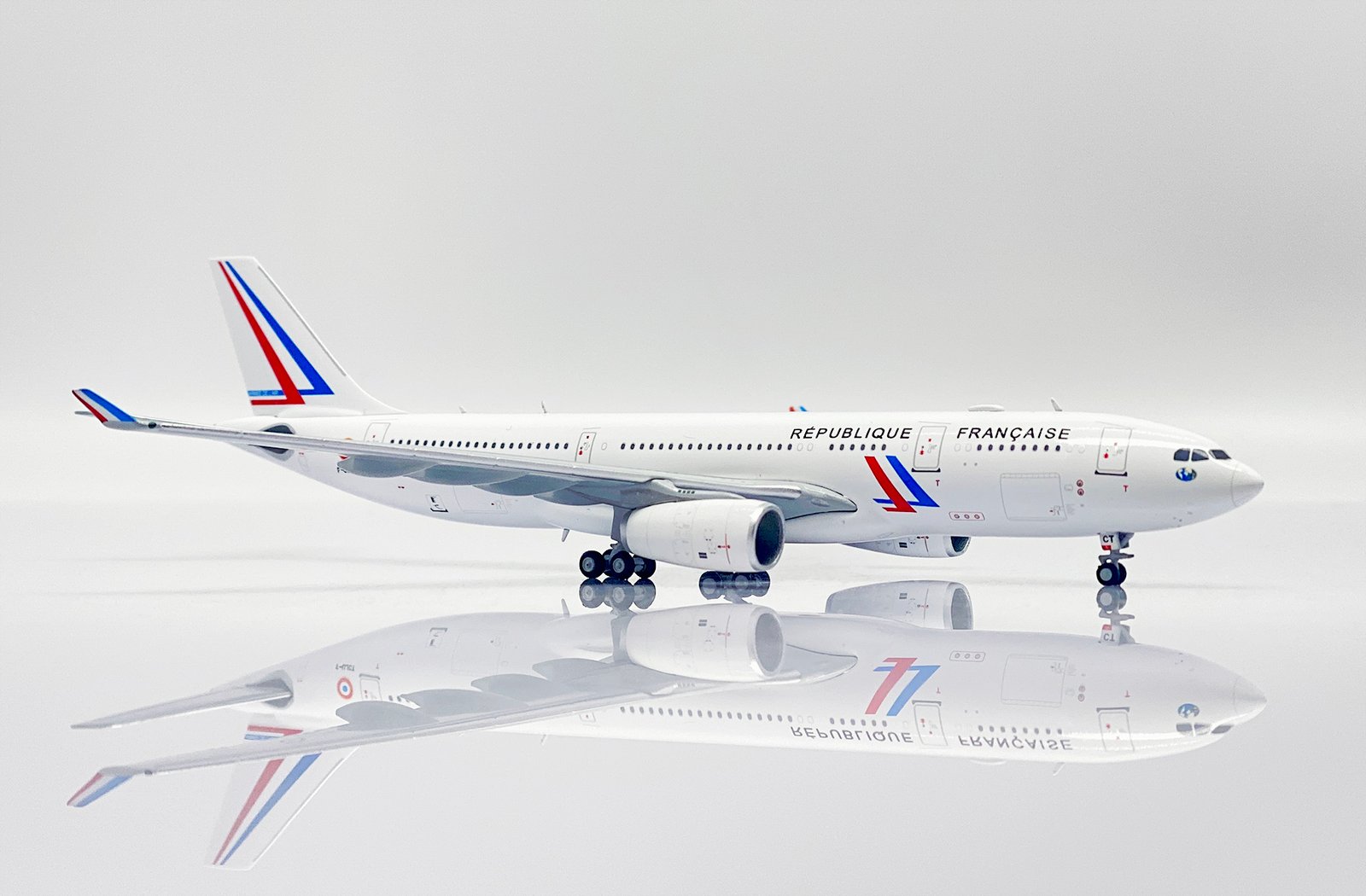 LH4226_07