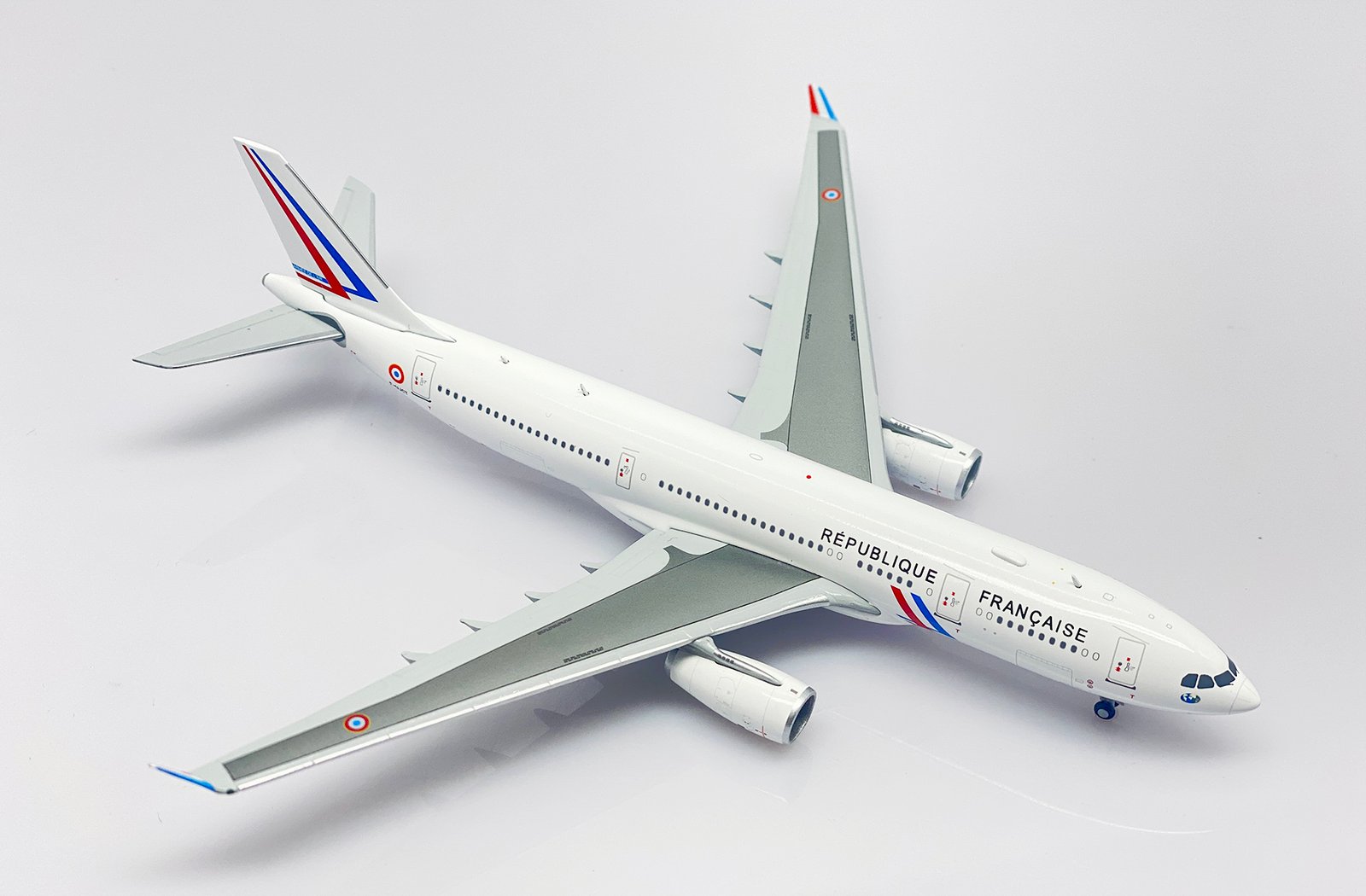 LH4226_15